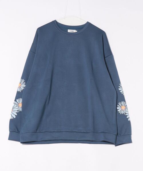 ATELANE(アテレーン)の「【RS】【ATELANE】袖フラワー刺繍P/O(スウェット・メンズ・ブルー・LARGE/MEDIUM)」の1枚目の写真