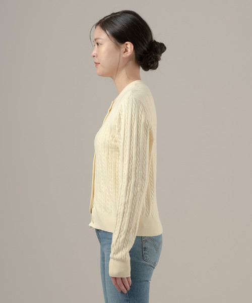 Levi's（リーバイス）の「Levi's/リーバイス スーパーソフト クルーネックカーディガン（カーディガン/ボレロ・レディース・イエロー・M/S/XS）」の2枚目の写真