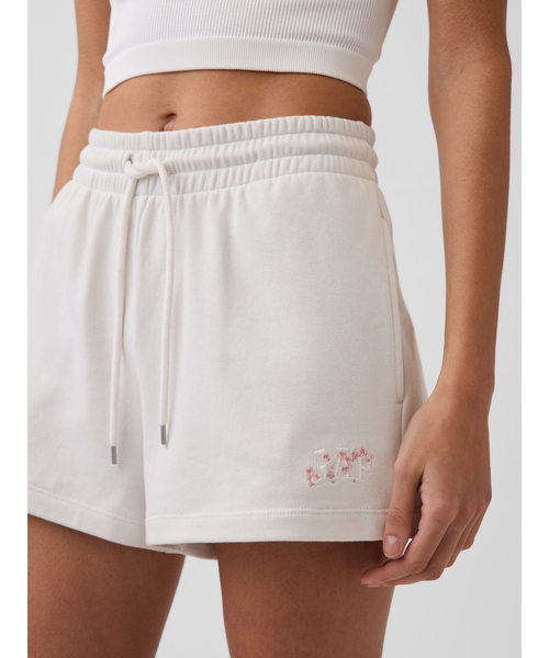 GAP(ギャップ)の「ヴィンテージソフト SAKURA フレンチテリー リラックスフィット スウェットショートパンツ(その他パンツ・レディース・ピンク/ホワイト・XS/S/M/L/XXS)」の2枚目の写真