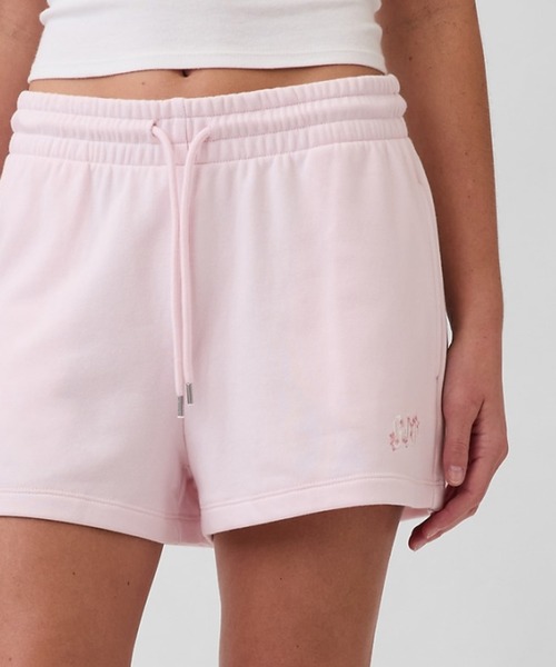 GAP(ギャップ)の「ヴィンテージソフト SAKURA フレンチテリー リラックスフィット スウェットショートパンツ(その他パンツ・レディース・ピンク/ホワイト・XS/S/M/L/XXS)」の1枚目の写真