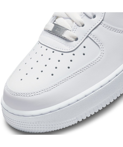 NIKE(ナイキ)の「【NIKE】CW2288-111 NIKE AIR FORCE 1 '07 エア フォース 1 '07(スニーカー・メンズ・ホワイト・27/28.5/27.5/28/26.5)」の3枚目の写真