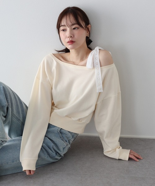 BLUEEAST（ブルーイースト）の「レースリボンオフショルスウェット（スウェット・レディース・アイボリー/ブラック/グレー・MEDIUM）」の2枚目の写真