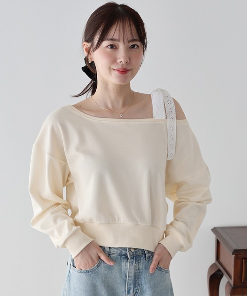 BLUEEAST（ブルーイースト）の「レースリボンオフショルスウェット（スウェット・レディース・アイボリー/ブラック/グレー・MEDIUM）」の4枚目の写真