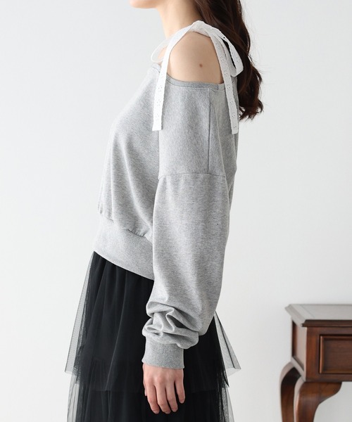 BLUEEAST（ブルーイースト）の「レースリボンオフショルスウェット（スウェット・レディース・アイボリー/ブラック/グレー・MEDIUM）」の17枚目の写真