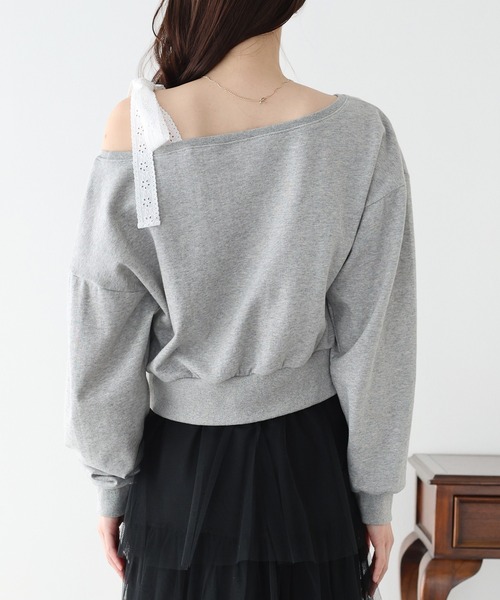 BLUEEAST（ブルーイースト）の「レースリボンオフショルスウェット（スウェット・レディース・アイボリー/ブラック/グレー・MEDIUM）」の18枚目の写真