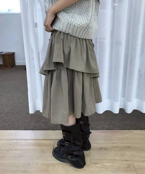 almo(アルモ)の「【portulaca】アシンメトリーティアードフリルスカート(スカート・レディース・ブラック/カーキ・FREE)」の14枚目の写真
