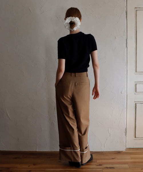 mieya mieya(ミーヤミーヤ)の「【mieya mieya】PREPPY CUFFS WIDE-LEG PT/プレッピーカフスワイドレッグパンツ(スラックス・レディース・キャメル/ネイビー・SMALL/MEDIUM)」の5枚目の写真