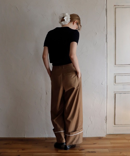 mieya mieya(ミーヤミーヤ)の「【mieya mieya】PREPPY CUFFS WIDE-LEG PT/プレッピーカフスワイドレッグパンツ(スラックス・レディース・キャメル/ネイビー・SMALL/MEDIUM)」の6枚目の写真