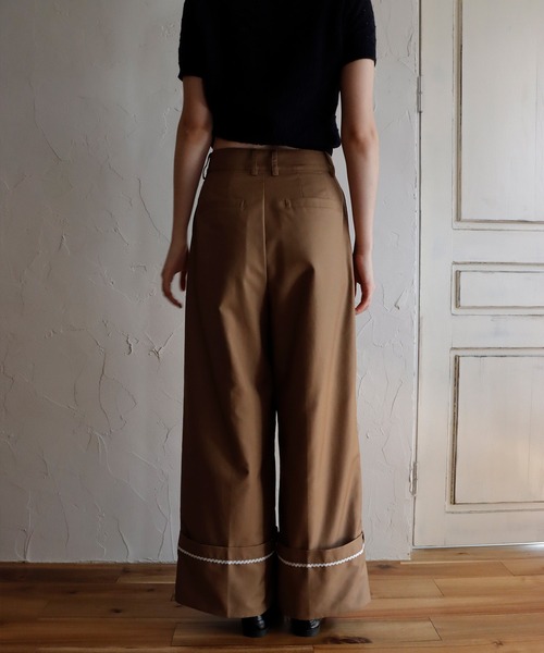 mieya mieya(ミーヤミーヤ)の「【mieya mieya】PREPPY CUFFS WIDE-LEG PT/プレッピーカフスワイドレッグパンツ(スラックス・レディース・キャメル/ネイビー・SMALL/MEDIUM)」の17枚目の写真
