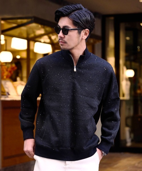 BENUSTA(ベヌスタ)の「『BENUSTA/ベヌスタ』スプリンクル加工ハーフジッププルオーバーニット【GC】(スウェット・メンズ・ブラック・XL/L/M)」の1枚目の写真