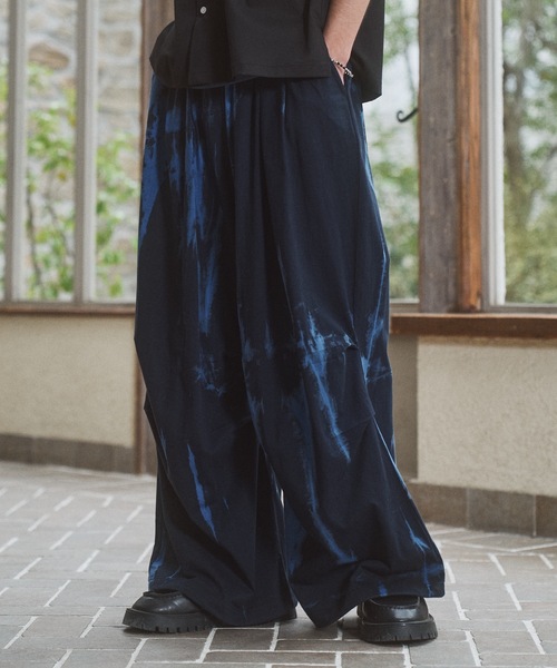 CASPER JOHN(キャスパージョン)の「Tie dye sweat pants/タイダイスウェットパンツ(スウェットパンツ・メンズ・ブルー/レッド/ブラック・MEDIUM/LARGE/SMALL/X-SMALL)」の2枚目の写真