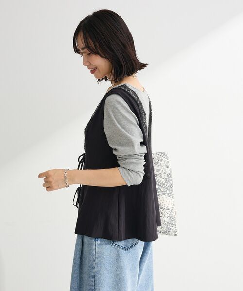 Green　Parks（グリーンパークス）の「ランジェリー風サテンビスチェ（その他トップス・レディース・ブラック/ホワイト系その他2・FREE）」の13枚目の写真