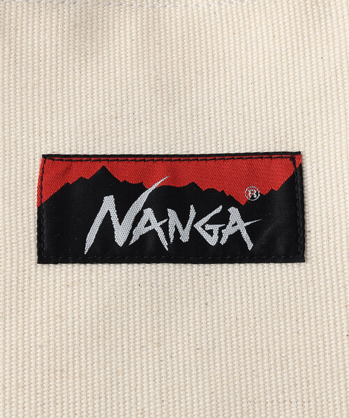 NANGA（ナンガ）の「NANGA/ナンガ NANGA LOGO 2WAY CANVAS TOTE BAG ナンガ ロゴ 2WAY キャンバス トートバッグ（トートバッグ・メンズ・ベージュ・ONE SIZE）」の6枚目の写真