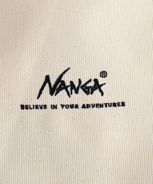 NANGA（ナンガ）の「NANGA/ナンガ NANGA LOGO 2WAY CANVAS TOTE BAG ナンガ ロゴ 2WAY キャンバス トートバッグ（トートバッグ・メンズ・ベージュ・ONE SIZE）」の7枚目の写真
