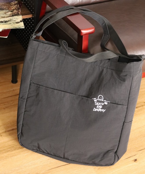 THRASHER(スラッシャー)の「THRASHER TOTE SHOULDER L 2WAY トート ショルダーバッグ(トートバッグ・メンズ・ブラック×ホワイト/ブラック系・FREE)」の3枚目の写真