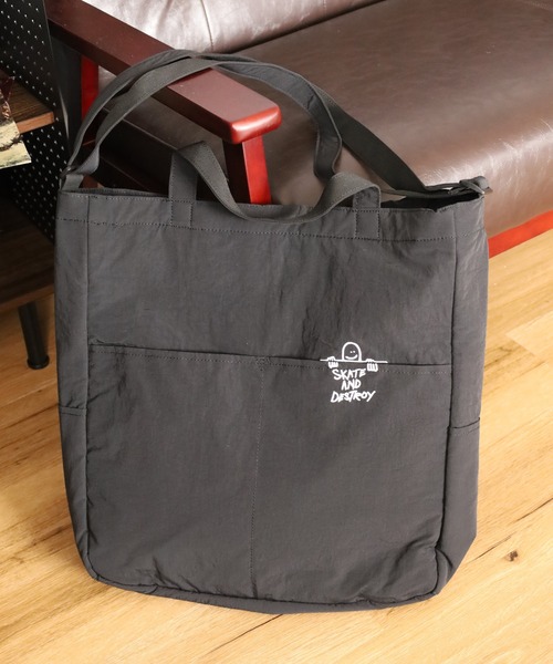 THRASHER(スラッシャー)の「THRASHER TOTE SHOULDER L 2WAY トート ショルダーバッグ(トートバッグ・メンズ・ブラック×ホワイト/ブラック系・FREE)」の4枚目の写真
