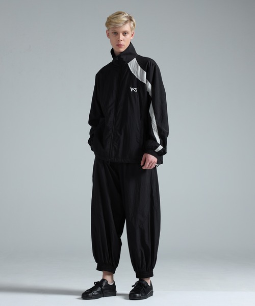 Y-3（ワイスリー）の「Y-3 RAW EDGE 3 STRIPES NYLON SHELL PANTS（その他パンツ・メンズ・ブラック・SMALL/X-SMALL/X-LARGE/LARGE/MEDIUM）」の4枚目の写真