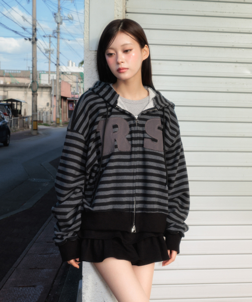 ROSEFRANTZ（ロゼフランツ）の「Patch Stripe Hood Zip-Up [Black]（パーカー・レディース・ブラック・OS）」の6枚目の写真