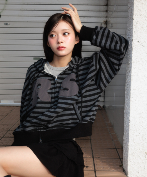 ROSEFRANTZ（ロゼフランツ）の「Patch Stripe Hood Zip-Up [Black]（パーカー・レディース・ブラック・OS）」の11枚目の写真