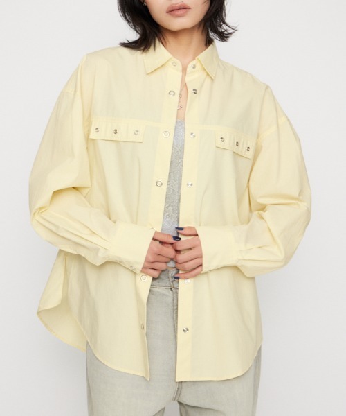 LAGUA GEM(ラグアジェム)の「RING BUTTON OVER シャツ(シャツ/ブラウス・レディース・ライトイエロー/ホワイト/ベージュ・FREE)」の3枚目の写真