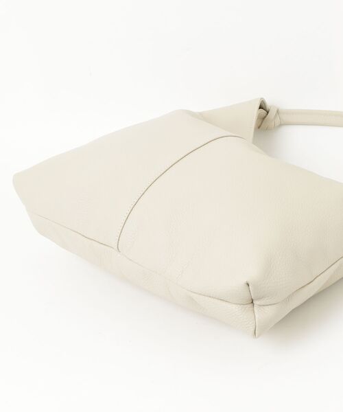 ROSE BUD（ローズバッド）の「(MILLELA FIRENZE)WIDE TOTE BAG（トートバッグ・レディース・オフホワイト/ブラック・ONE SIZE）」の4枚目の写真