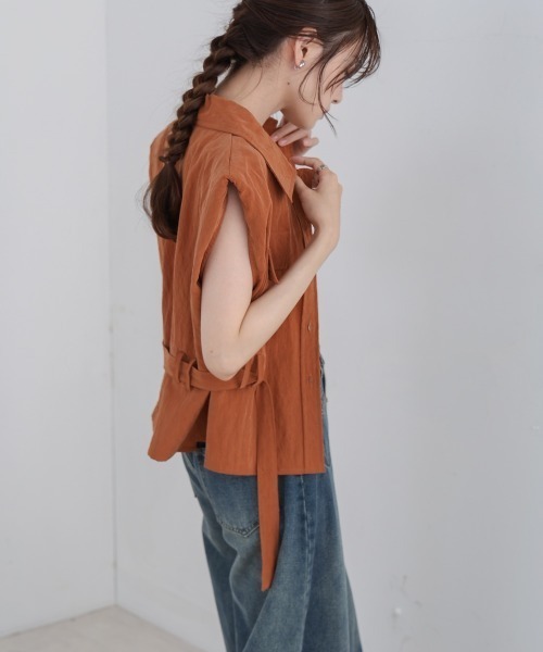 Bab(バブ)の「肩パット入りベストトップス(シャツ/ブラウス・レディース・ブラック/テラコッタ・MEDIUM)」の19枚目の写真