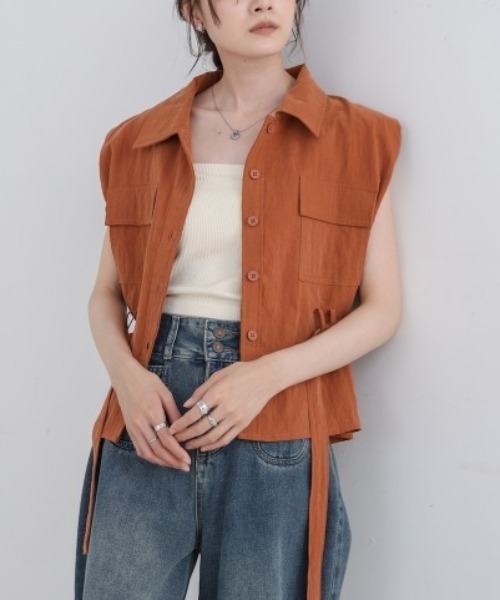 Bab(バブ)の「肩パット入りベストトップス(シャツ/ブラウス・レディース・ブラック/テラコッタ・MEDIUM)」の18枚目の写真