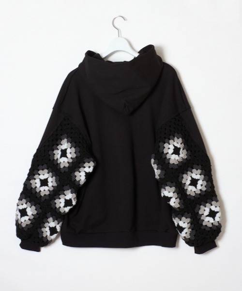 DISCOVERED（ディスカバード）の「DISCOVERED CROCHET SLEEVE SWEAT PARKA（パーカー・メンズ・ホワイト/ブラック・3/1）」の4枚目の写真