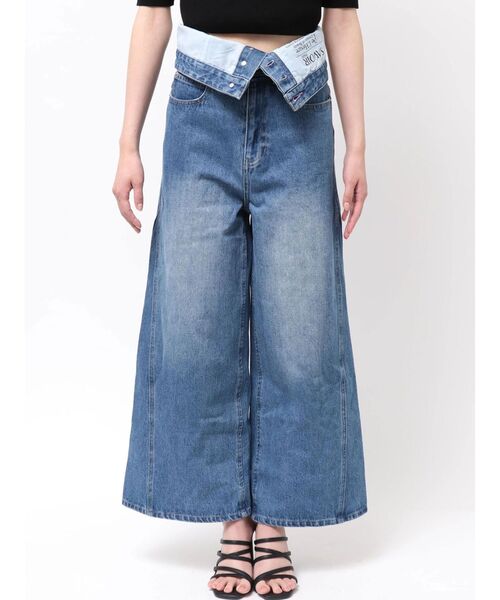 MERCURYDUO(マーキュリーデュオ)の「【EMILY IN PARISコラボ】2WAYハイウエストワイドデニムパンツ(その他パンツ・レディース・インディゴブルー/ブルー・MEDIUM/SMALL)」の4枚目の写真