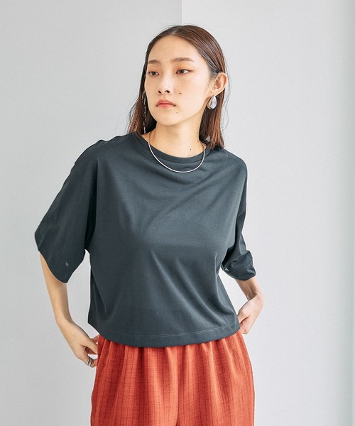 LEPSIM(レプシィム)の「《スグッカワ》ショートワイドT 639429(Tシャツ/カットソー・レディース・ブラック/アイボリー/チャコールグレー/レッド/グリーン・FREE)」の3枚目の写真