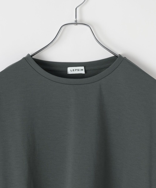 LEPSIM(レプシィム)の「《スグッカワ》ショートワイドT 639429(Tシャツ/カットソー・レディース・ブラック/アイボリー/チャコールグレー/レッド/グリーン・FREE)」の7枚目の写真