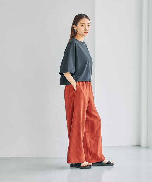 LEPSIM(レプシィム)の「《スグッカワ》ショートワイドT 639429(Tシャツ/カットソー・レディース・ブラック/アイボリー/チャコールグレー/レッド/グリーン・FREE)」の21枚目の写真
