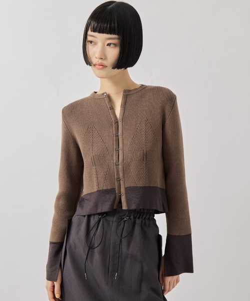 TAN（タン）の「【TAN/タン】《STUDIOUS別注》CARDIGAN/リブニットカーディガン（カーディガン/ボレロ・レディース・ブラウン/ネイビー・FREE）」の4枚目の写真