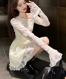 オフショルダーレースワンピース