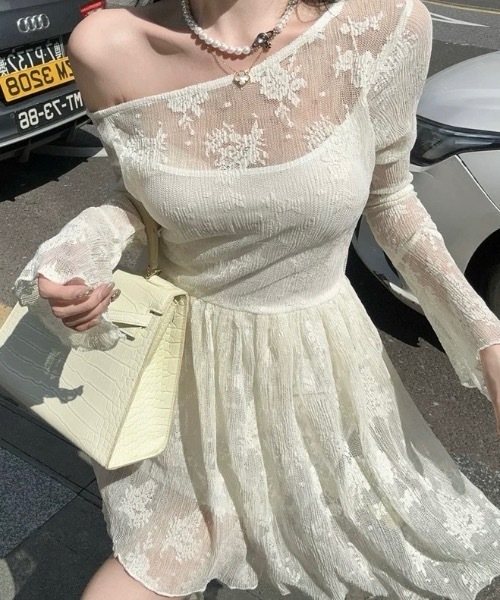 Alvia(アルビア)の「オフショルダーレースワンピース(ワンピース・レディース・アイボリー・M)」の18枚目の写真