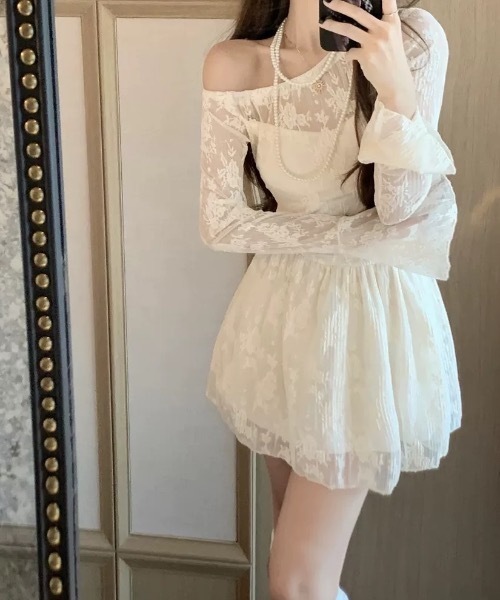Alvia(アルビア)の「オフショルダーレースワンピース(ワンピース・レディース・アイボリー・M)」の16枚目の写真