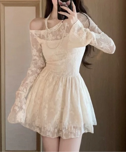 Alvia(アルビア)の「オフショルダーレースワンピース(ワンピース・レディース・アイボリー・M)」の14枚目の写真