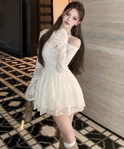 Alvia(アルビア)の「オフショルダーレースワンピース(ワンピース・レディース・アイボリー・M)」の13枚目の写真