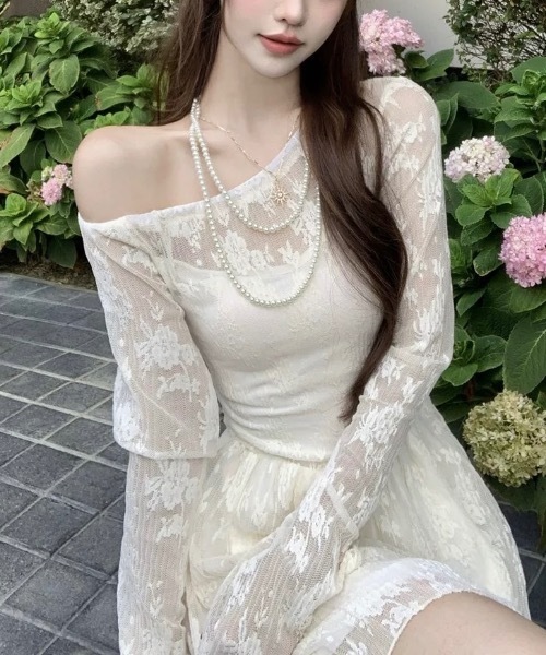 Alvia(アルビア)の「オフショルダーレースワンピース(ワンピース・レディース・アイボリー・M)」の8枚目の写真