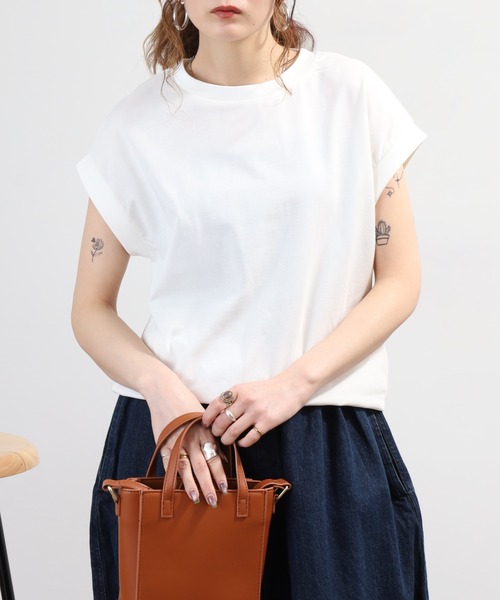 FUNALIVE(ファンアライブ)の「汗じみ軽減加工ノースリーブカットソー(Tシャツ/カットソー・レディース・アイボリー/ネイビー/グレー/ブラック/グレイッシュベージュ・M-L)」の9枚目の写真