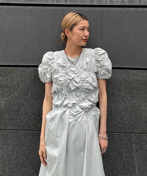 Ameri(アメリ)の「BUMPY GATHER FLARE DRESS(ワンピース・レディース・アイボリー/サックスブルー/ブラック・SMALL/MEDIUM)」の22枚目の写真