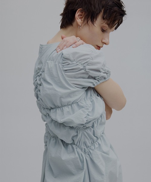 Ameri(アメリ)の「BUMPY GATHER FLARE DRESS(ワンピース・レディース・アイボリー/サックスブルー/ブラック・SMALL/MEDIUM)」の13枚目の写真