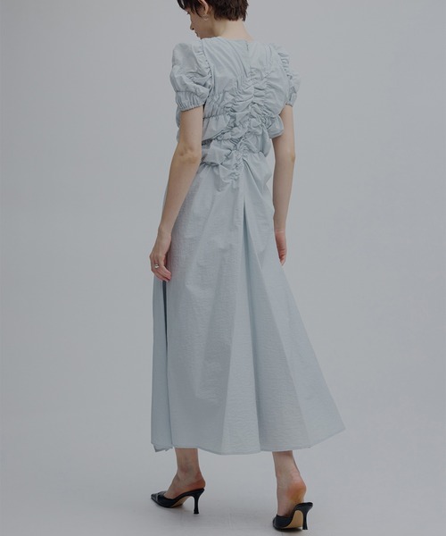 Ameri(アメリ)の「BUMPY GATHER FLARE DRESS(ワンピース・レディース・アイボリー/サックスブルー/ブラック・SMALL/MEDIUM)」の16枚目の写真