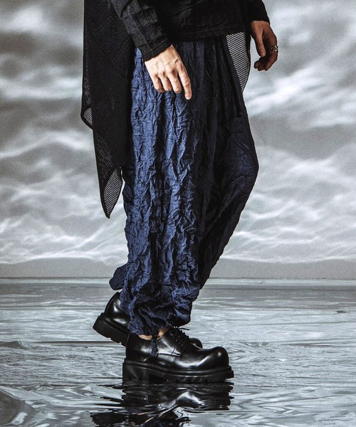 NO ID.(ノーアイディ)の「【NO ID.】Washer Wide Pants / ワッシャー ワイド パンツ(その他パンツ・メンズ・ブラック/ブルーグレー・2/1)」の3枚目の写真