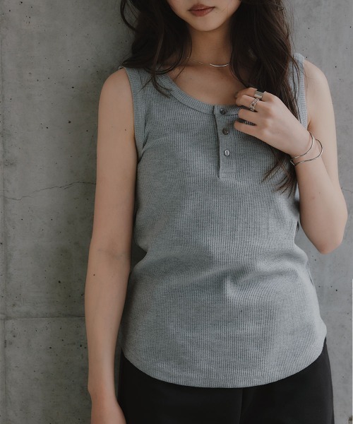 slattgir（スラットジール）の「高身長　ヘンリーネックワッフルタンクトップ（トールサイズ）Essenave（Tシャツ/カットソー・レディース・杢グレー/ブラウン・TM/TL/TLL）」の19枚目の写真
