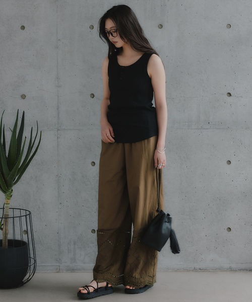 slattgir（スラットジール）の「高身長　ヘンリーネックワッフルタンクトップ（トールサイズ）Essenave（Tシャツ/カットソー・レディース・杢グレー/ブラウン・TM/TL/TLL）」の21枚目の写真