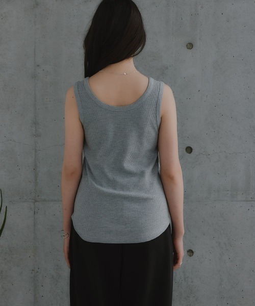 slattgir（スラットジール）の「高身長　ヘンリーネックワッフルタンクトップ（トールサイズ）Essenave（Tシャツ/カットソー・レディース・杢グレー/ブラウン・TM/TL/TLL）」の7枚目の写真
