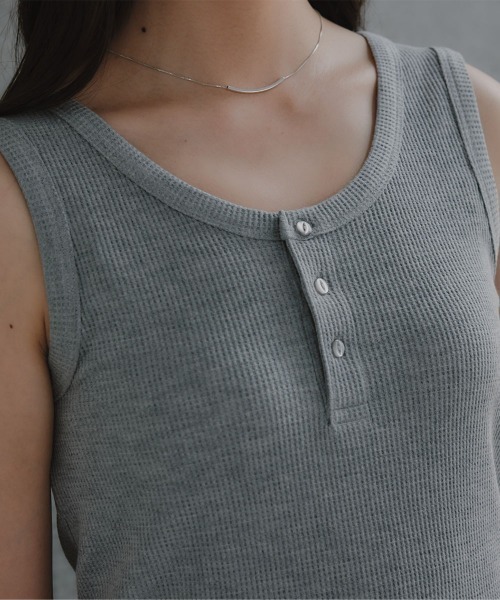 slattgir（スラットジール）の「高身長　ヘンリーネックワッフルタンクトップ（トールサイズ）Essenave（Tシャツ/カットソー・レディース・杢グレー/ブラウン・TM/TL/TLL）」の6枚目の写真