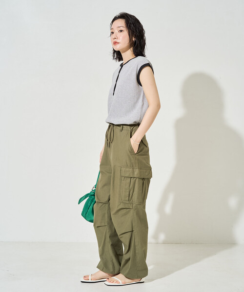 FREAK'S STORE(フリークスストア)の「限定展開 スナップボタン ヘンリー リブ フレンチ スリーブ トップス(Tシャツ/カットソー・レディース・その他13/ブラウン/ブラック/グレー/ナチュラル/オフホワイト/ネイビー・フリ-)」の9枚目の写真