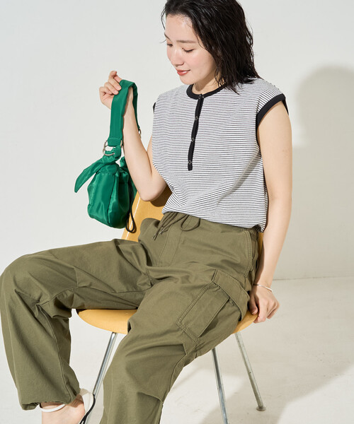 FREAK'S STORE(フリークスストア)の「限定展開 スナップボタン ヘンリー リブ フレンチ スリーブ トップス(Tシャツ/カットソー・レディース・その他13/ブラウン/ブラック/グレー/ナチュラル/オフホワイト/ネイビー・フリ-)」の11枚目の写真